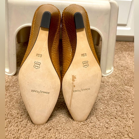 Donald Pliner Wedge - Crocco Print in Siena - Picture 6 of 7